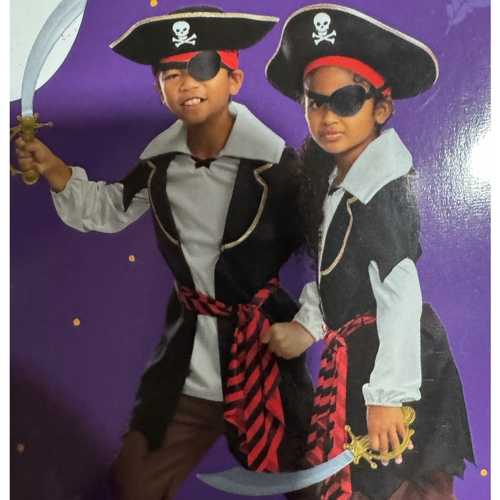 MEMBERS MARK kids Pirate Halloween costume with accessories size small